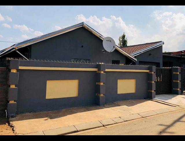 3 BEDROOM HOUSE FOR SALE IN ORANGE FARM